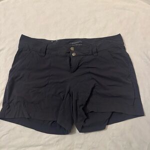 Black Columbia shorts